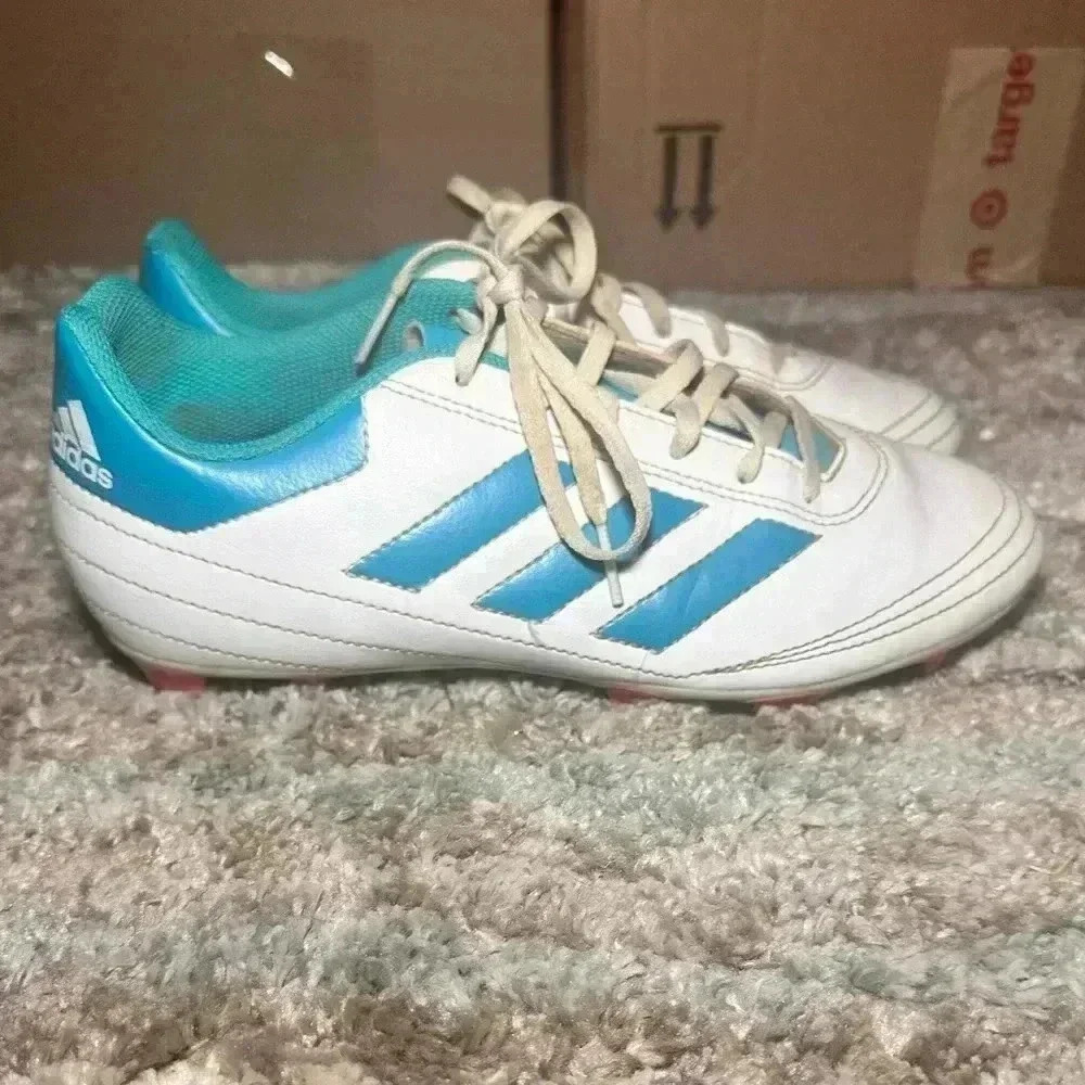 Adidas Women’s Soccer Cleats - Gently Worn - Picture 4 of 8